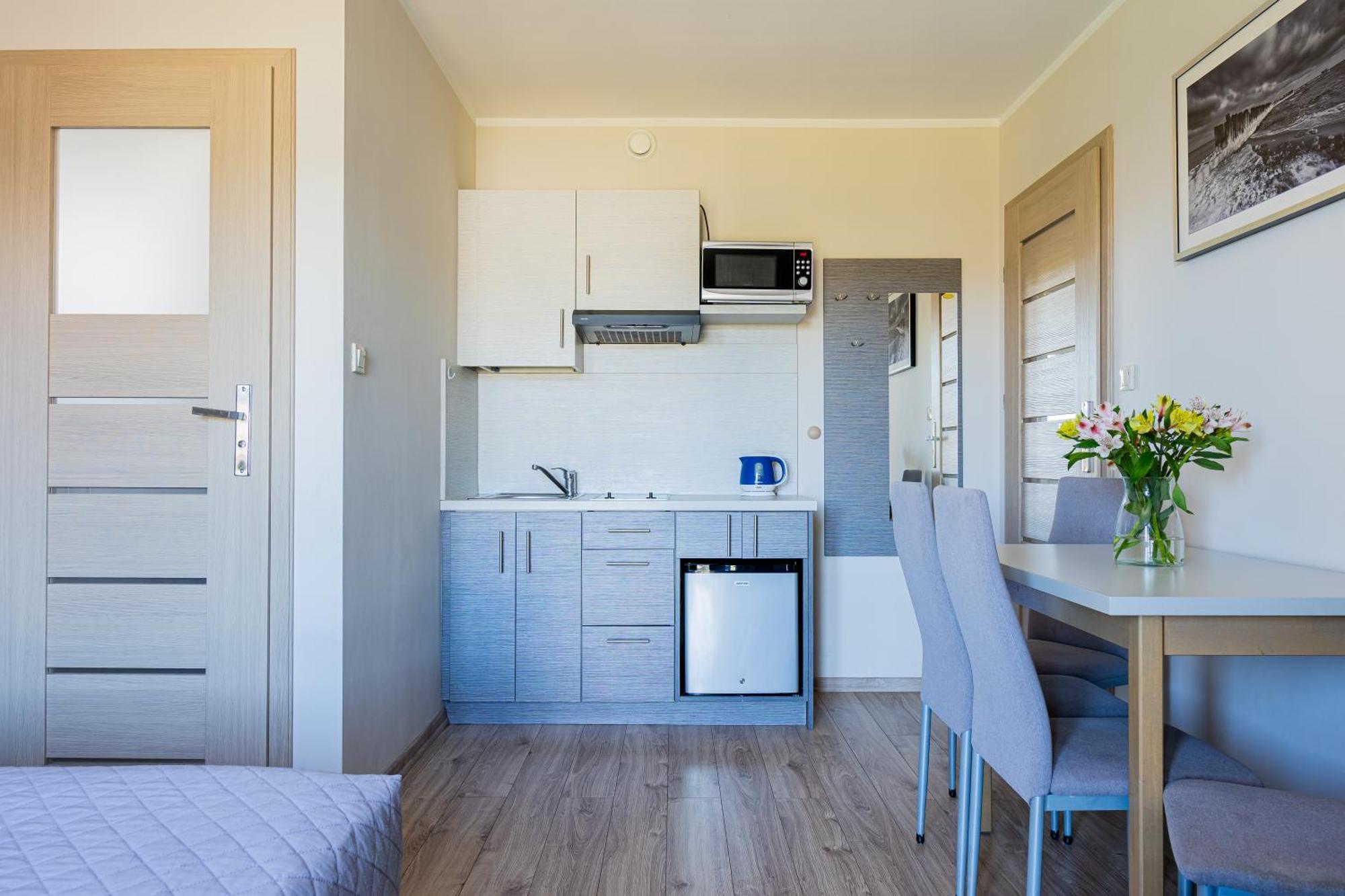 Barka - Apartamenty Premium Oraz Pokoje Blisko Plazy Karwia Ngoại thất bức ảnh