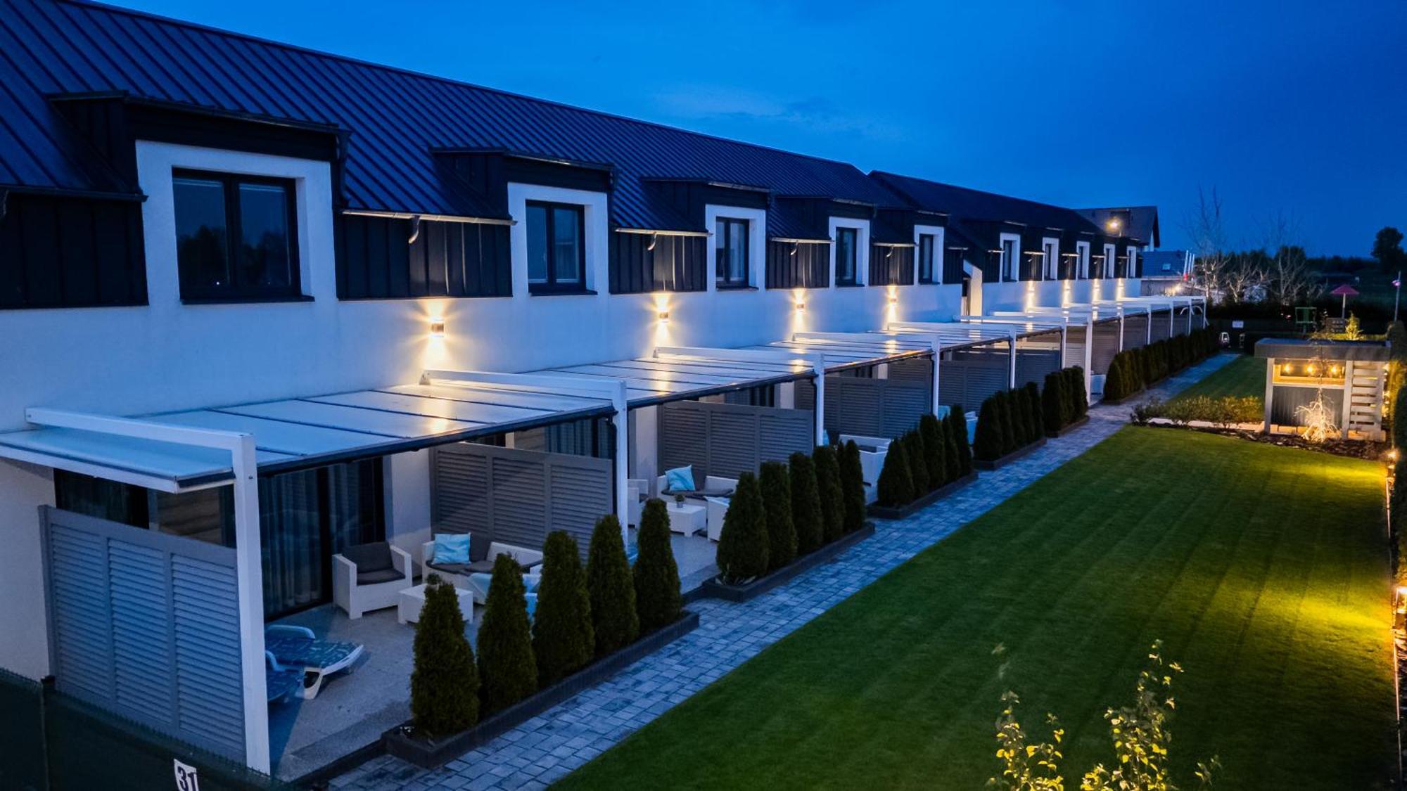 Barka - Apartamenty Premium Oraz Pokoje Blisko Plazy Karwia Ngoại thất bức ảnh