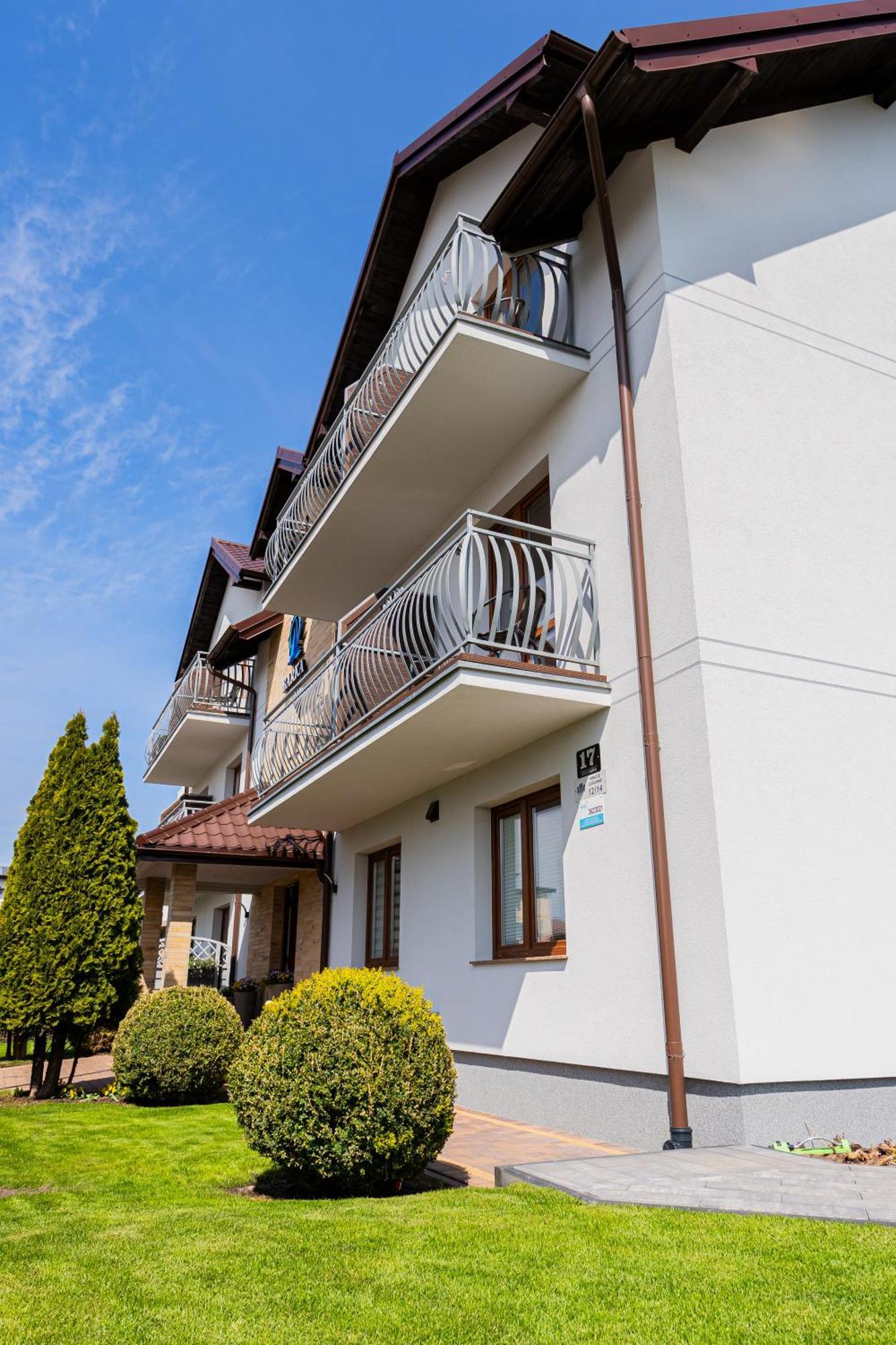 Barka - Apartamenty Premium Oraz Pokoje Blisko Plazy Karwia Ngoại thất bức ảnh